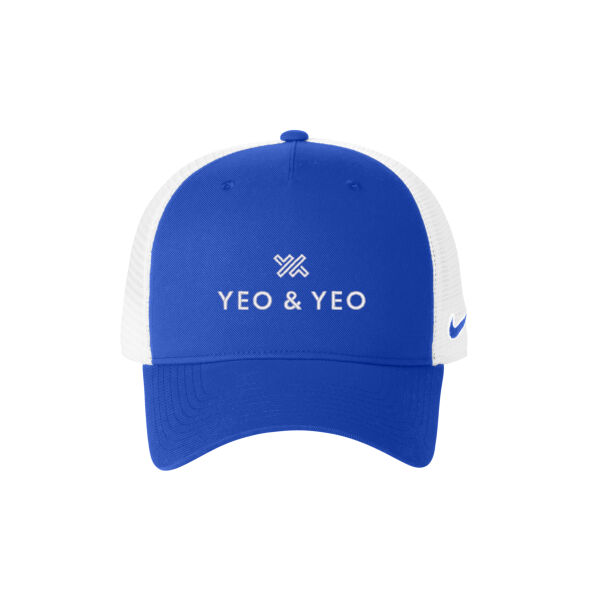 Nike Snapback Mesh Trucker Cap Thumbnail